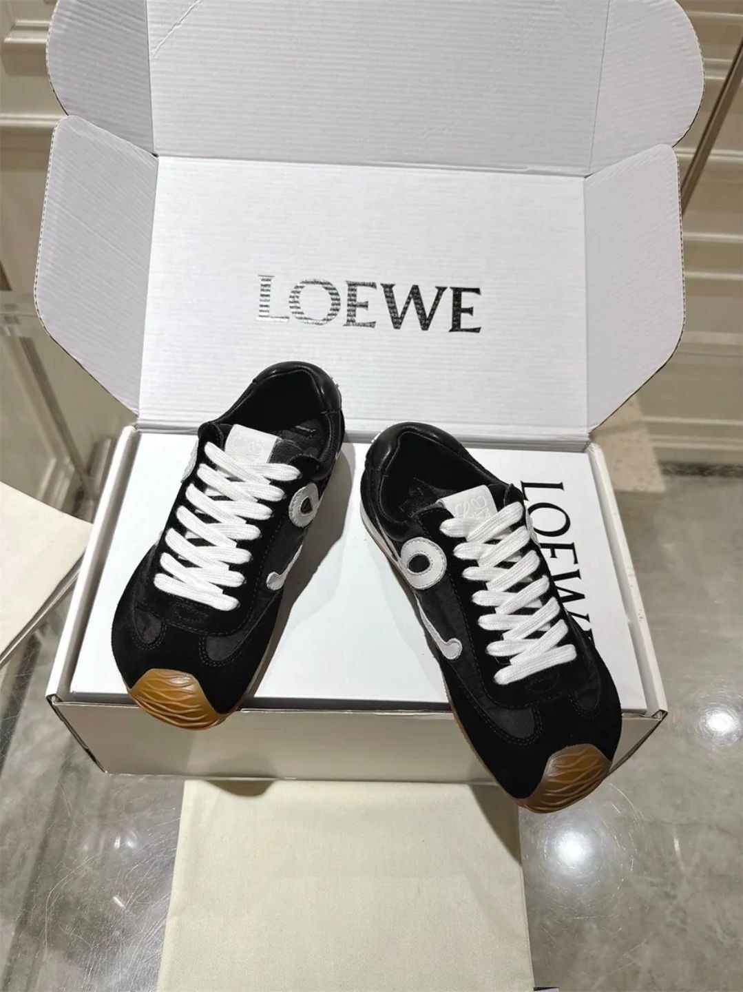 ,кроссовки loewe,женские кроссовки,кроссовки для женщин,брендовые кроссовки