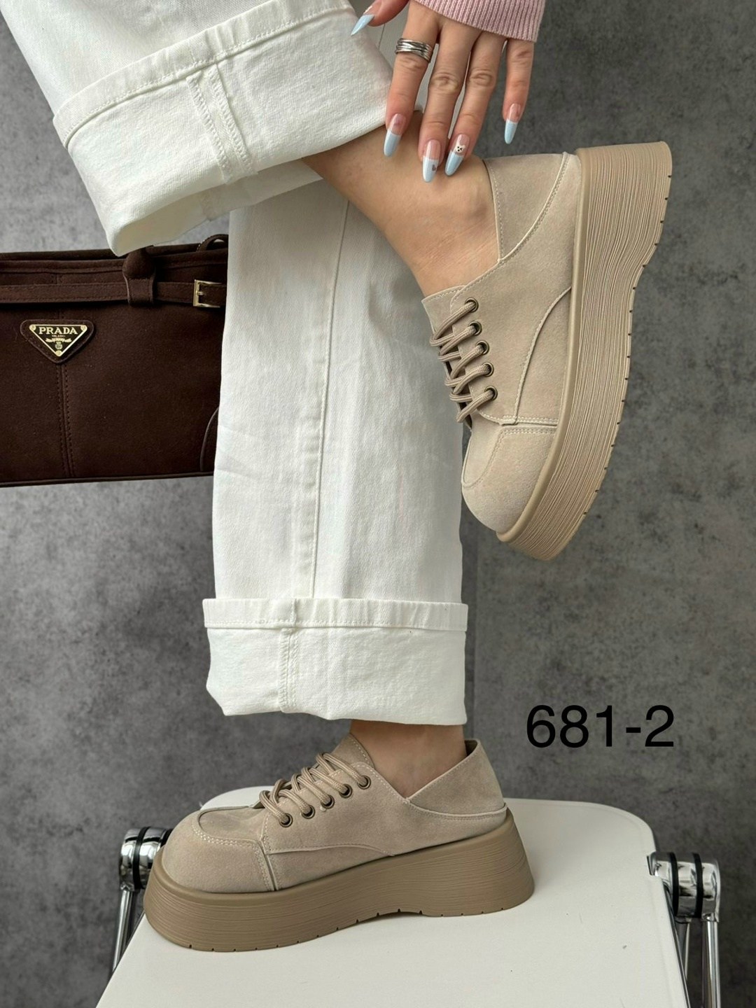 ,женская ,кроссовки замш,модная ,повседневная