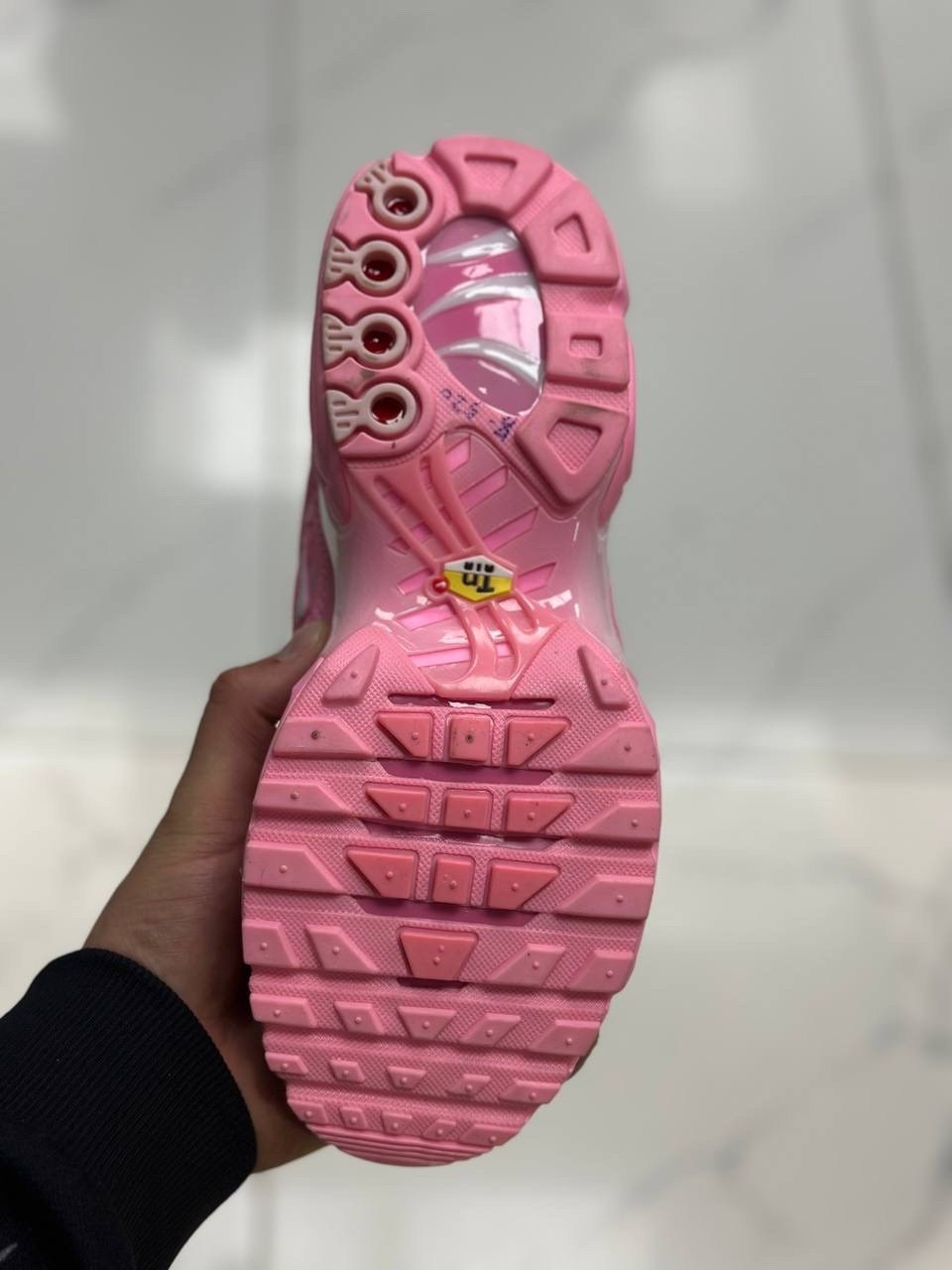 кроссовки nike air max tn plus,спортивные кроссовки air max plus tn nike,nike air max plus tn pink,спортивные кроссовки air max plus tn nike розовый,кроссовки nike air max plus tn nike