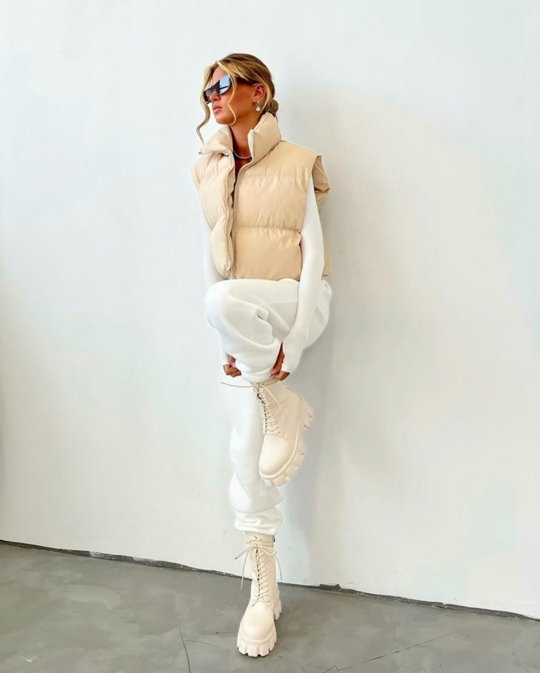 демисезонный жилет,жилет безрукавка,женская жилетка,жилетка на синтепоне,жилетка