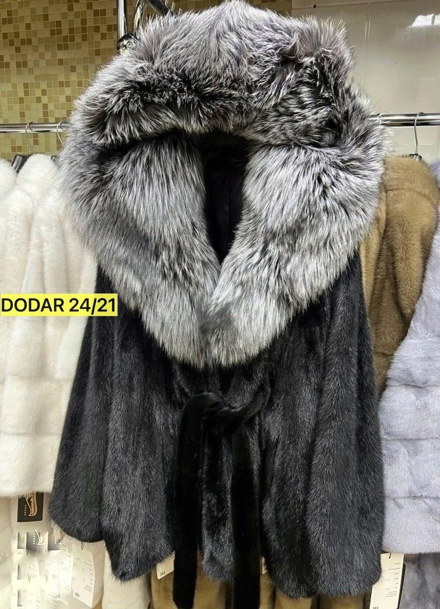 шубка из меха европейской норки с капюшоном из меха чернобурки,шуба норковая с капюшоном из чернобурки,шубка из меха европейской норки с капюшоном из меха чернобурой,шуба норковая с капюшоном из черно
