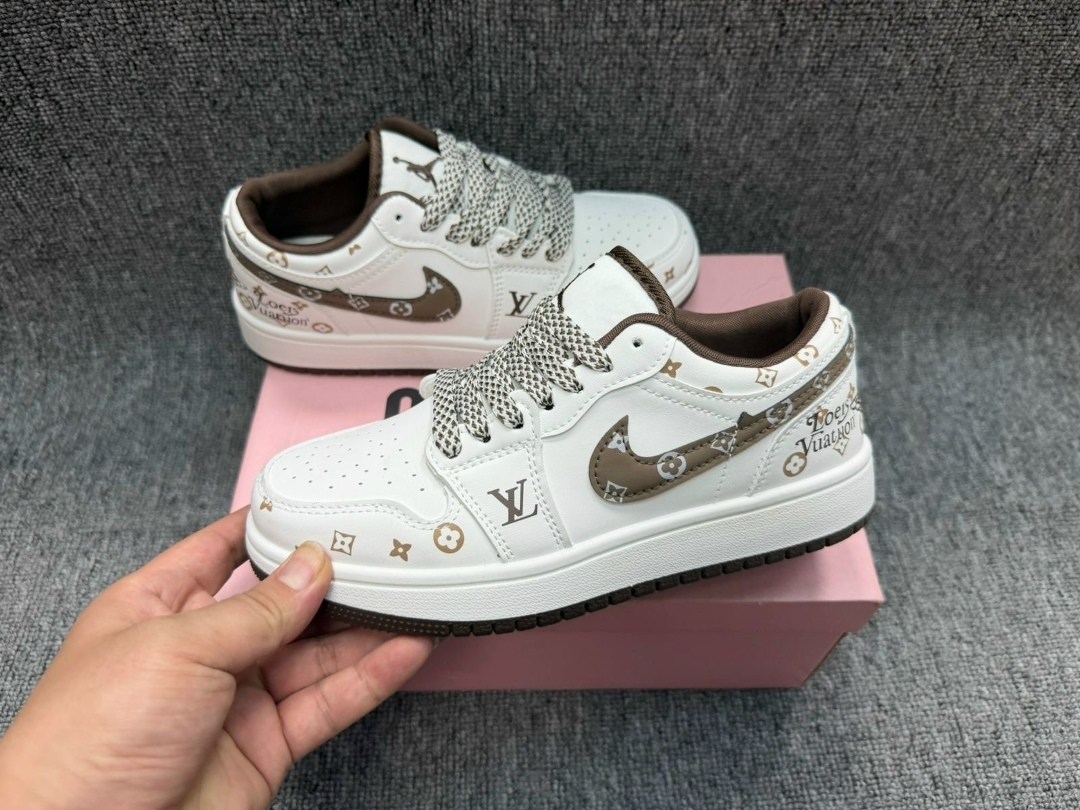 кроссовки,кроссовки nike,спортивная ,женские кроссовки,оригинальные кроссовки