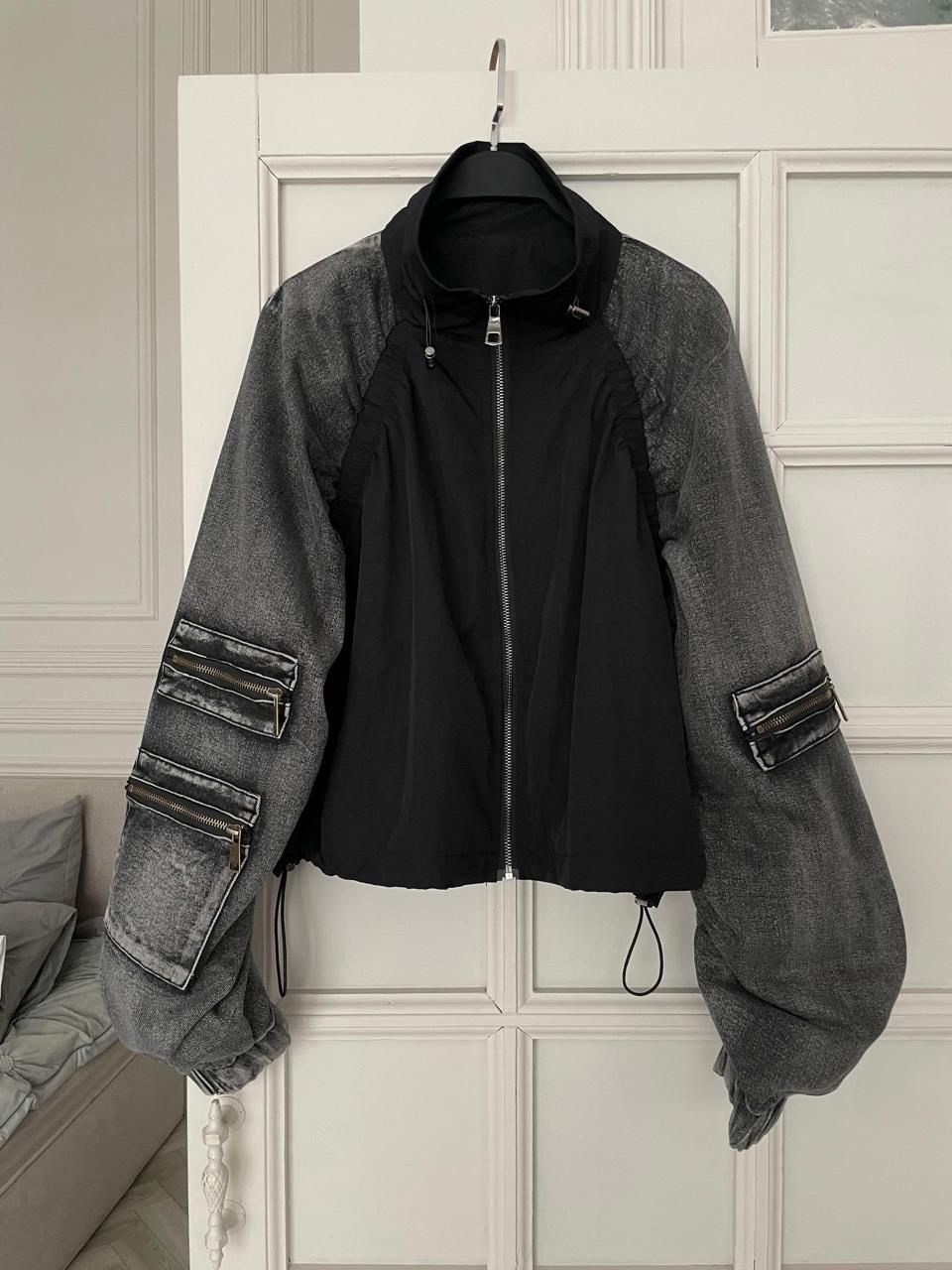 куртка стильная,куртка комбинированная,легкая куртка,куртка,женская куртка