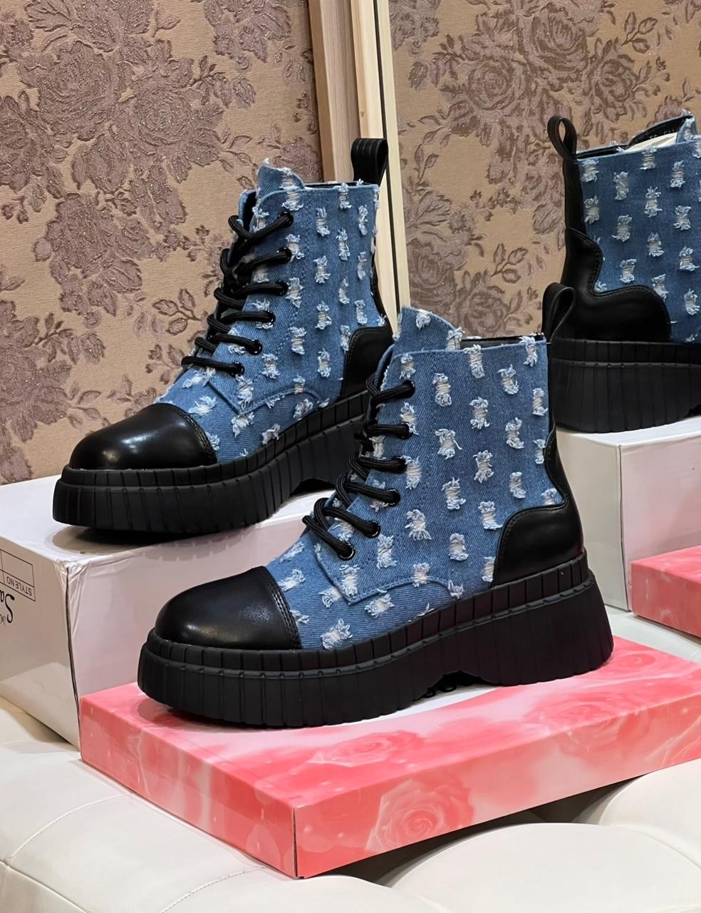 женские ботинки,,модные ботинки,женская ,полуботинки женские на танкетке