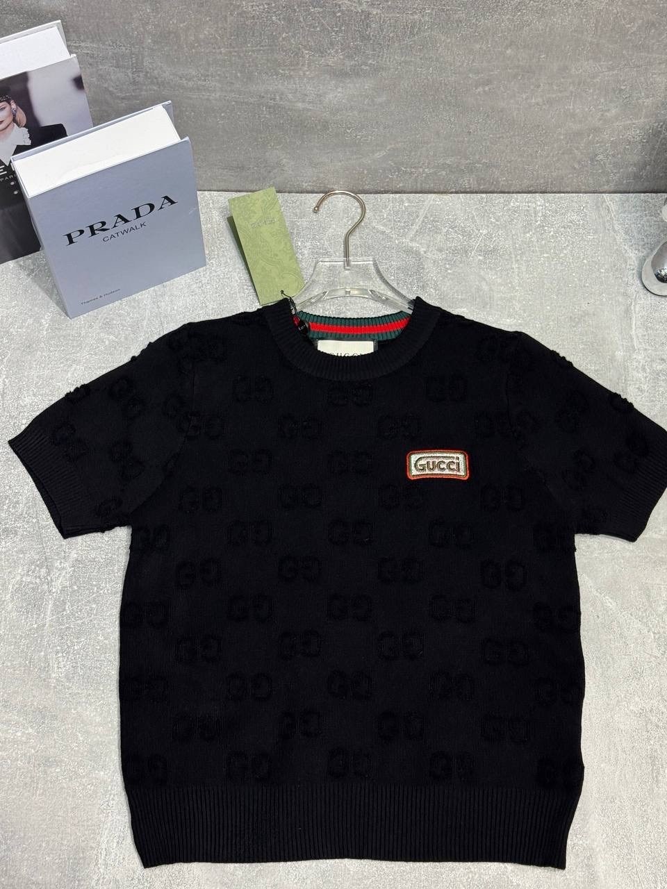 футболка gucci,майка гуччи оригинал черная,футболка гуччи вид спереди,футболка гуччи оригинал,футболка гуччи мужская черная