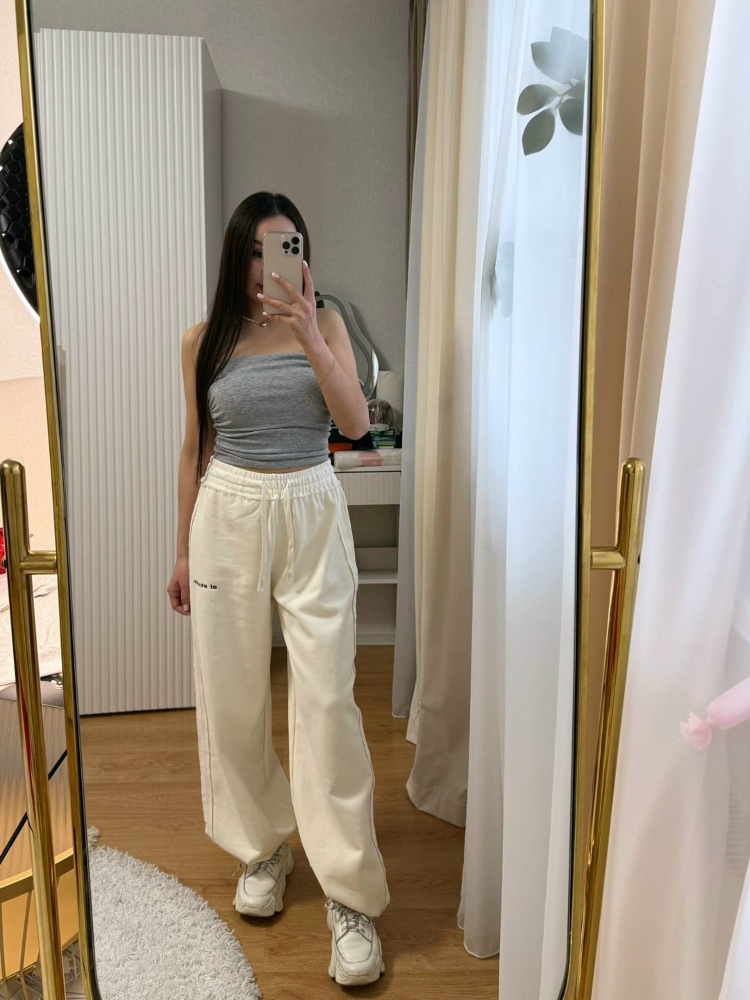 брюки с высокой талией,брюки спортивные свободные,брюки с широкими штанинами,широкие брюки,спортивный брюки