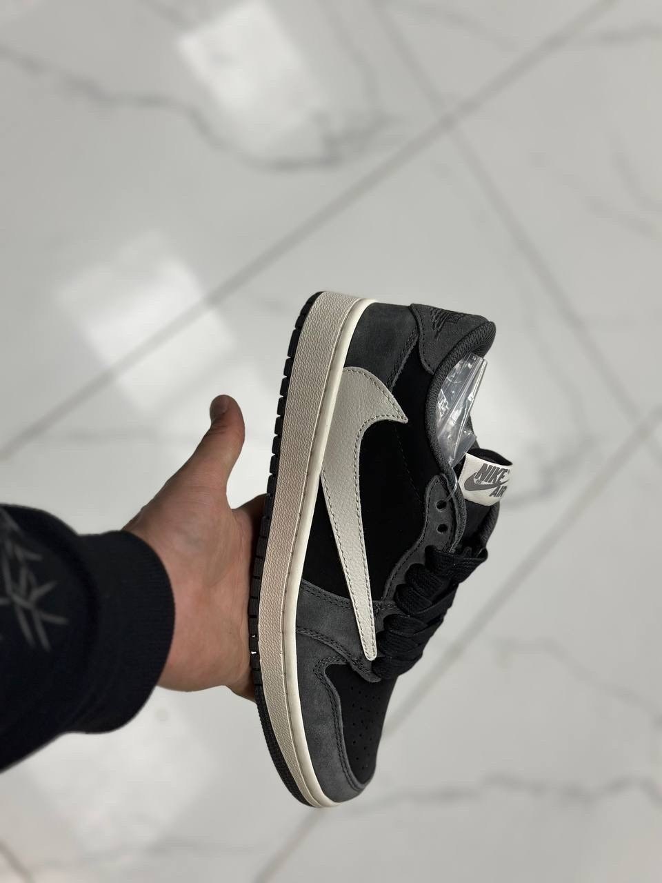 кроссовки nike air jordan 1 low x travis scott,nike air jordan 1 low x travis scott,nike air jordan 1 low travis scott olive,travis scott × nike air jordan 1 low,nike air jordan 1 low