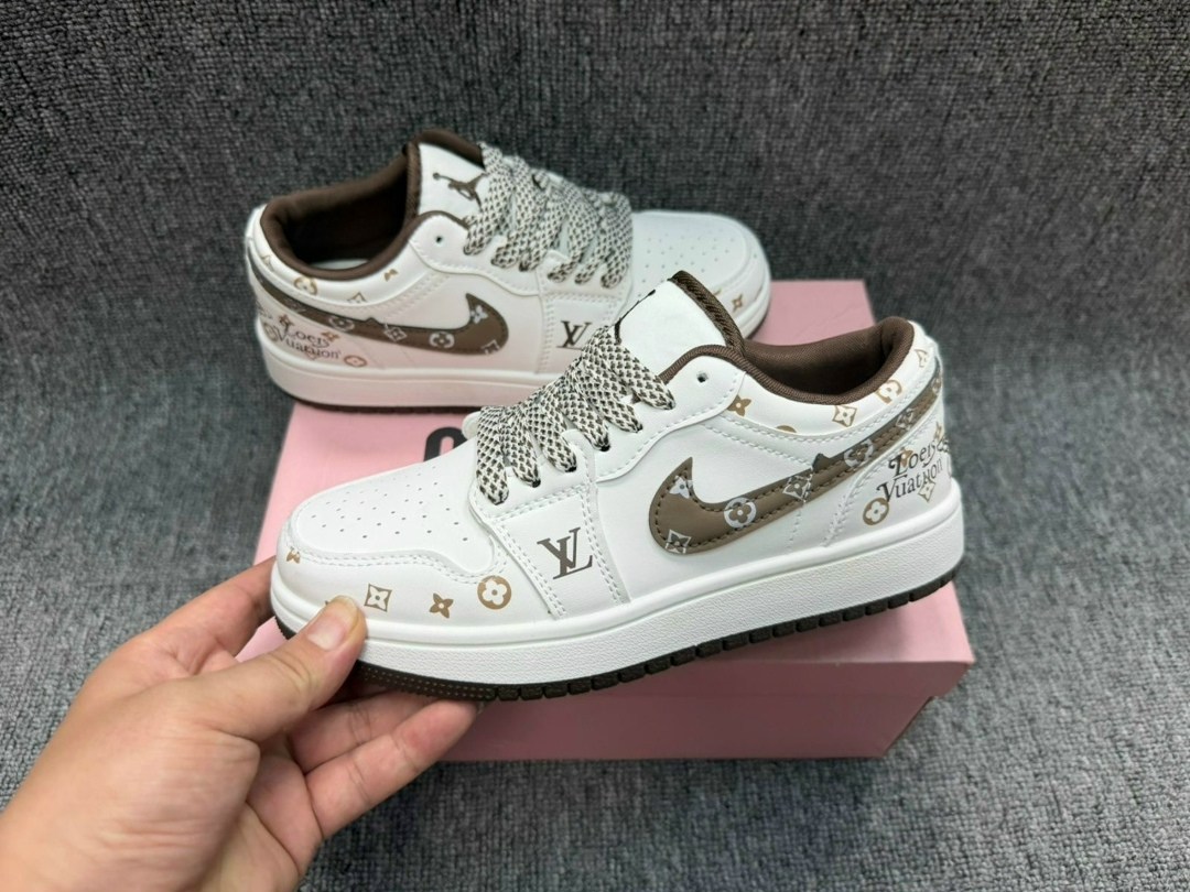 кроссовки,кроссовки nike,спортивная ,женские кроссовки,кроссовки мужские женские