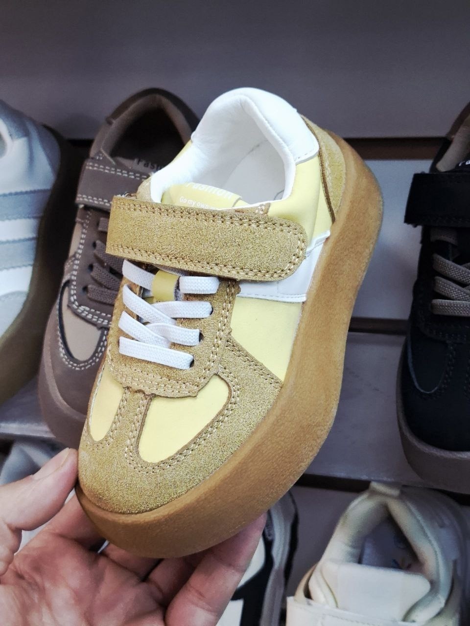 ,женские кроссовки, спортивная,модные кроссовки,обуви