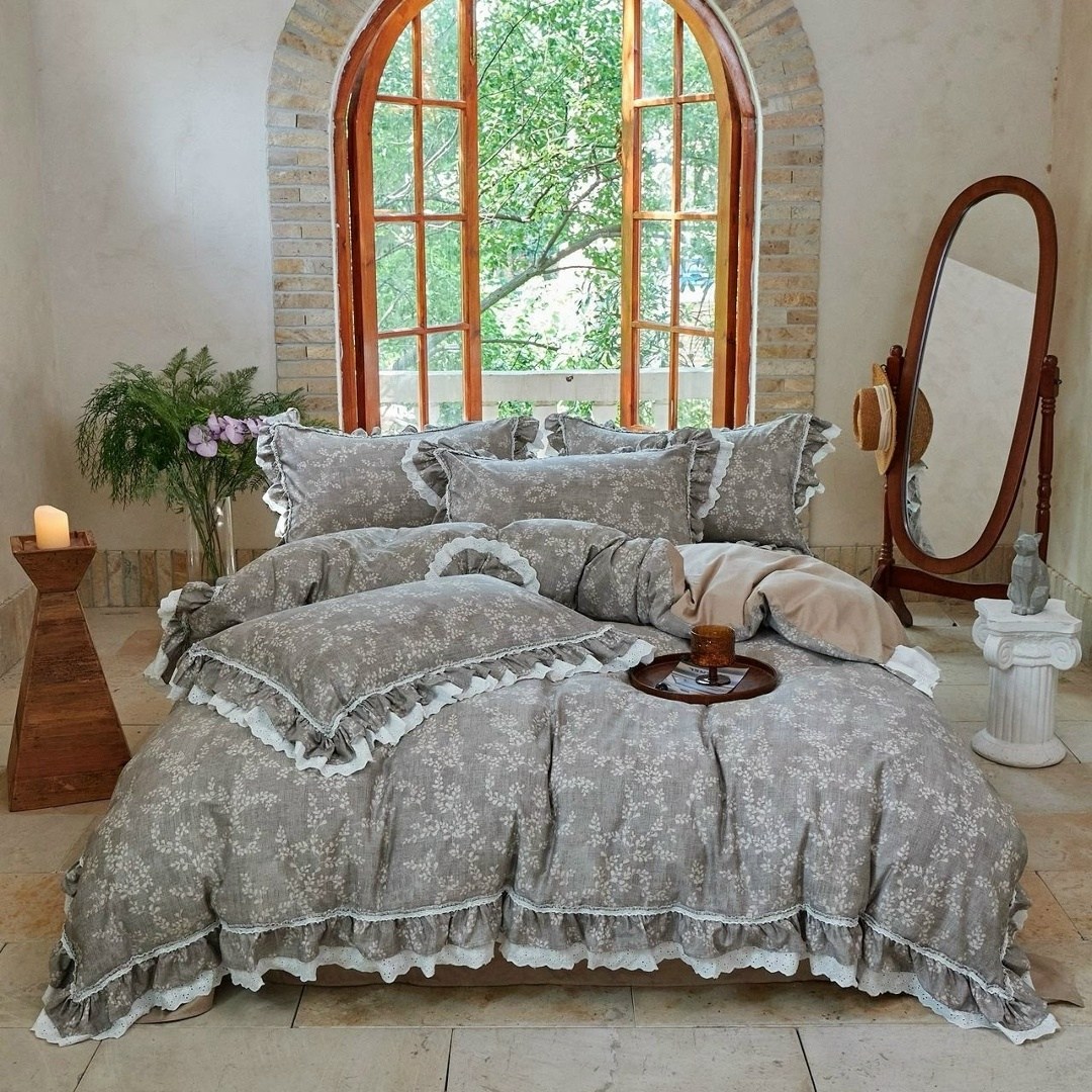 комплект постельного белья,покрывало с оборками,покрывало для кровати,покрывало с кружевом,покрывала