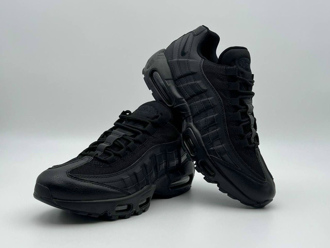 кроссовки nike air max 95,nike air max 95 triple black,nike air max 95 black,nike air max 95 essential triple black,nike air max 95 essential