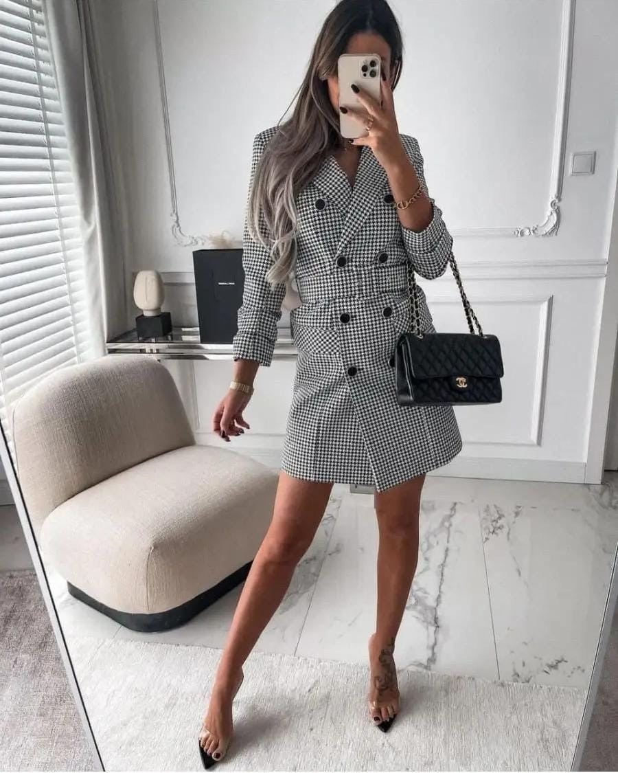 женский длинный пиджак в клетку,платье пиджак в клетку с поясом,платье-пиджак,платье гусиная лапка,платье пиджак в клетку