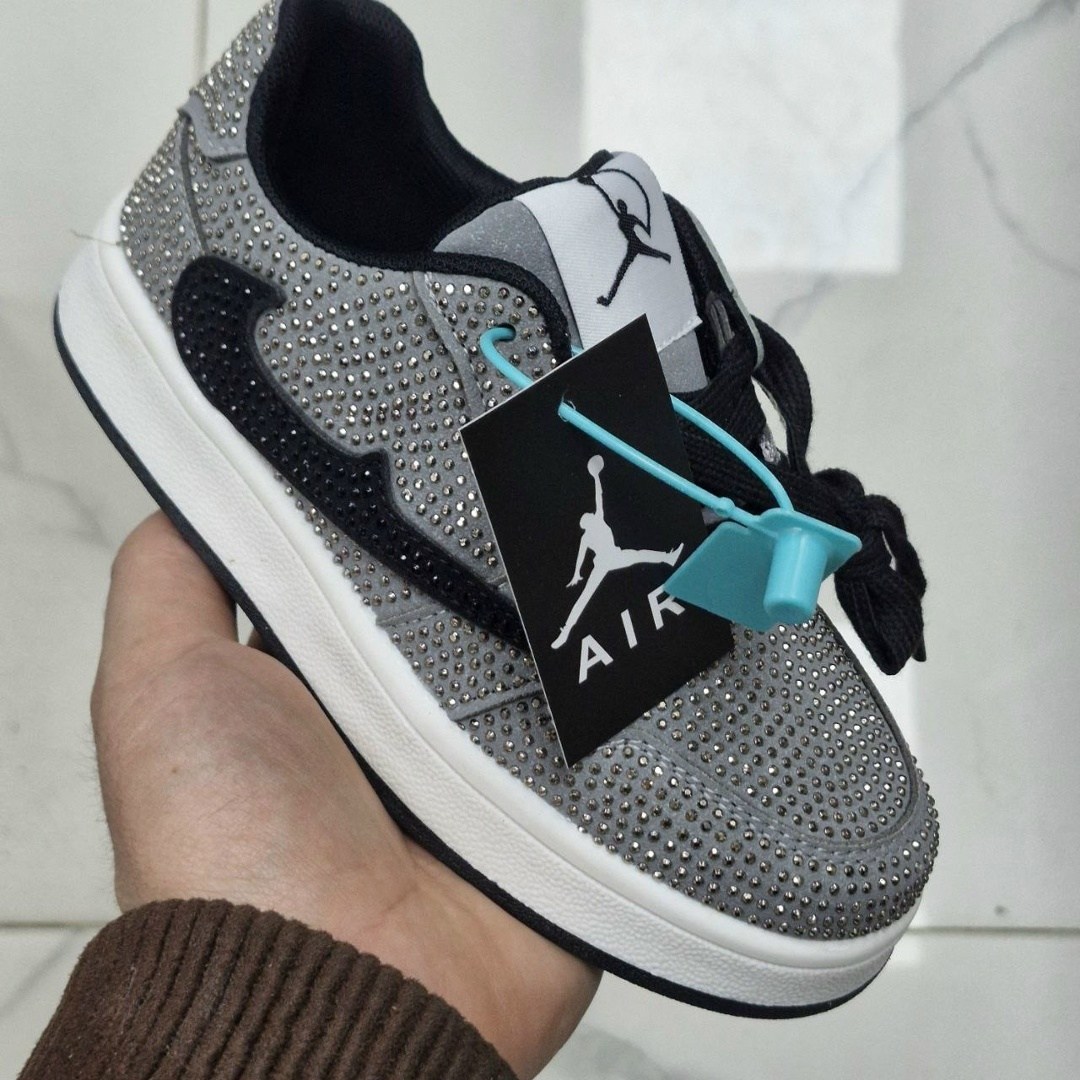 кроссовки,женские кроссовки,кроссовки nike,кроссовки на заказ jordan 1,кроссовки nike air jordan 1 с кристаллами swarovski aj1 dc0774-101