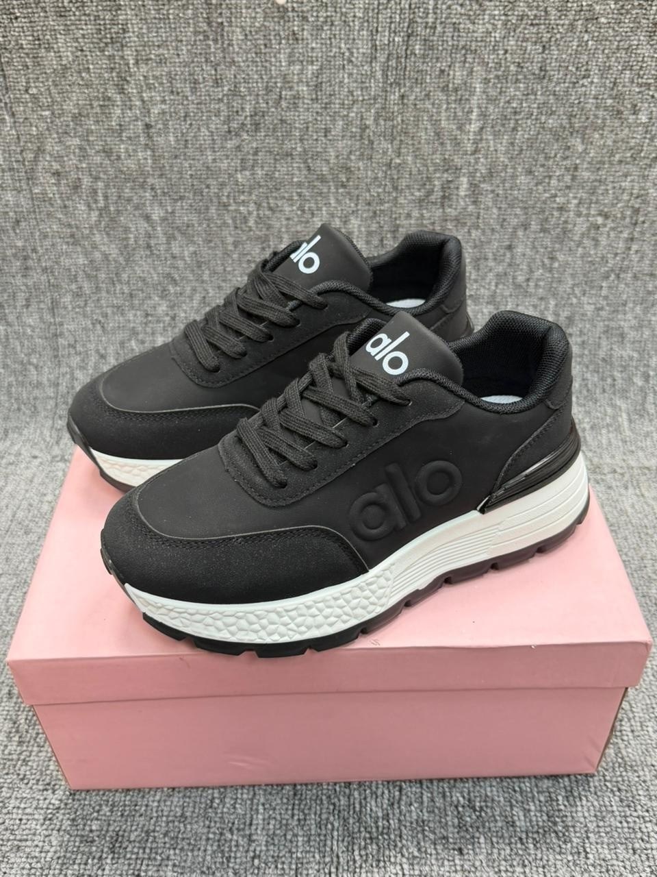 кроссовки женские,,стильные кроссовки, женская,кроссовки демисезонные