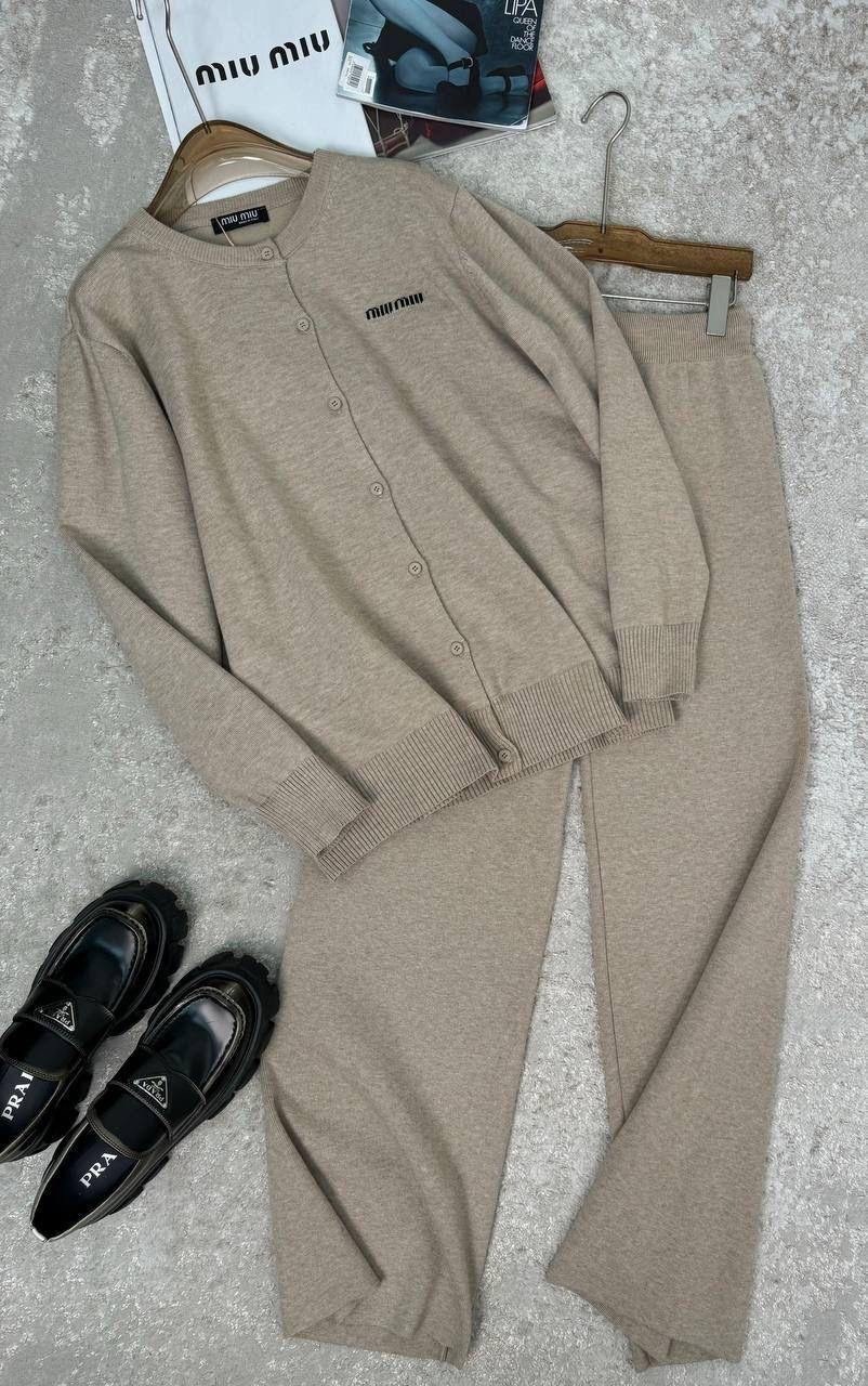 стильные костюмы,трикотажный костюм,костюм бежевый,женский костюм,женский трикотажный костюм