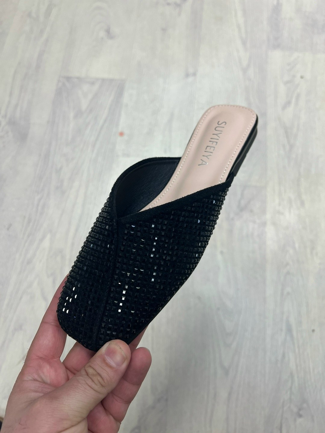 ,шлепанцы женские,модные шлепанцы,тапочки модные,женские тапочки