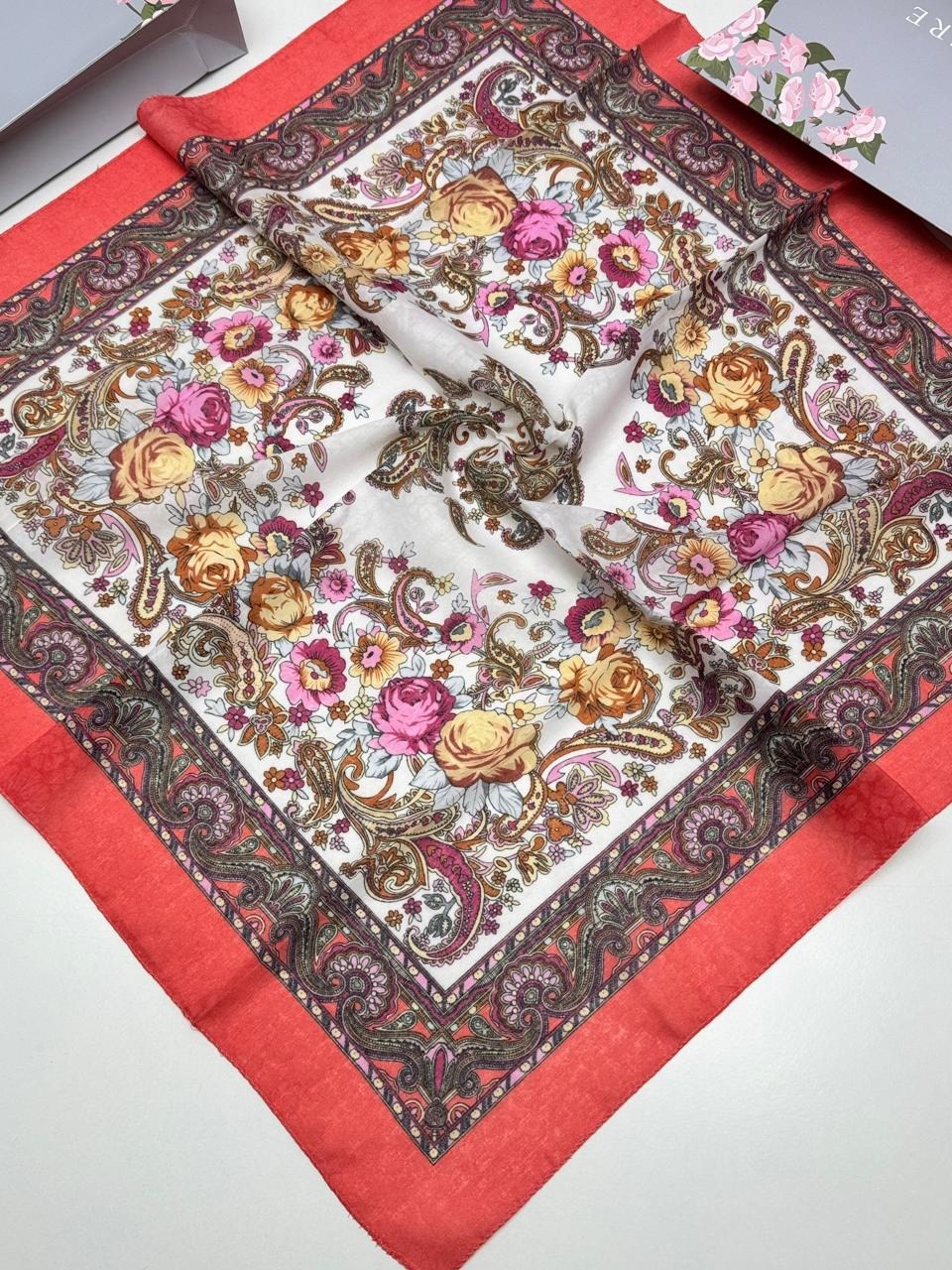 платок женский,платок женский с рисунком,коробки для платков,платок,красивый платок