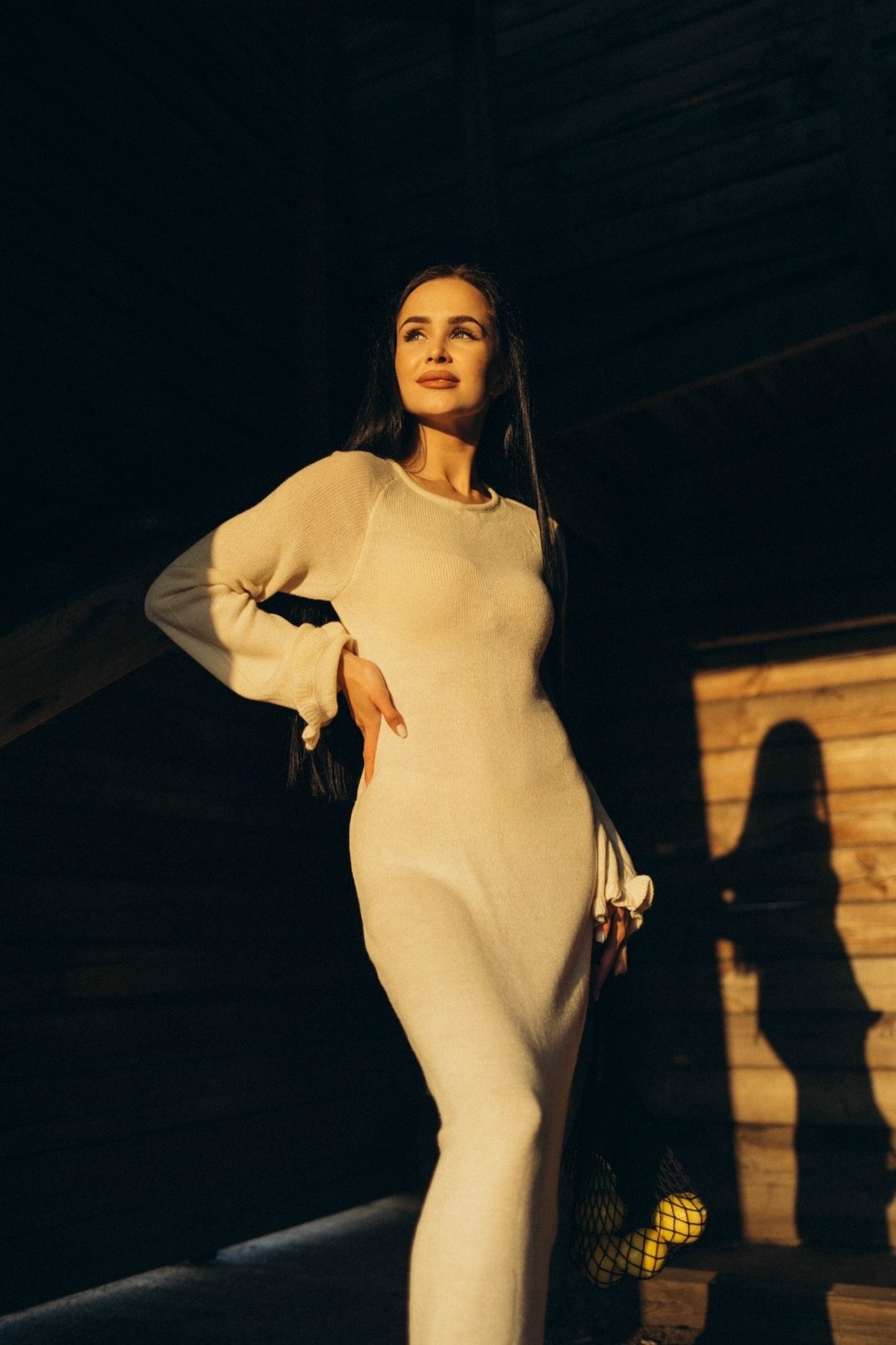 фотосессия на тюках сена,фотосессии идеи,фотосессии в поле,девушка,идеи для фотосессии в поле