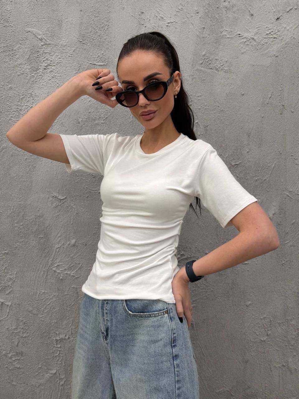 футболки женская,женская базовая однотонная футболка,футболки для женщин,футболка однотонная базовая,базовая женская футболка