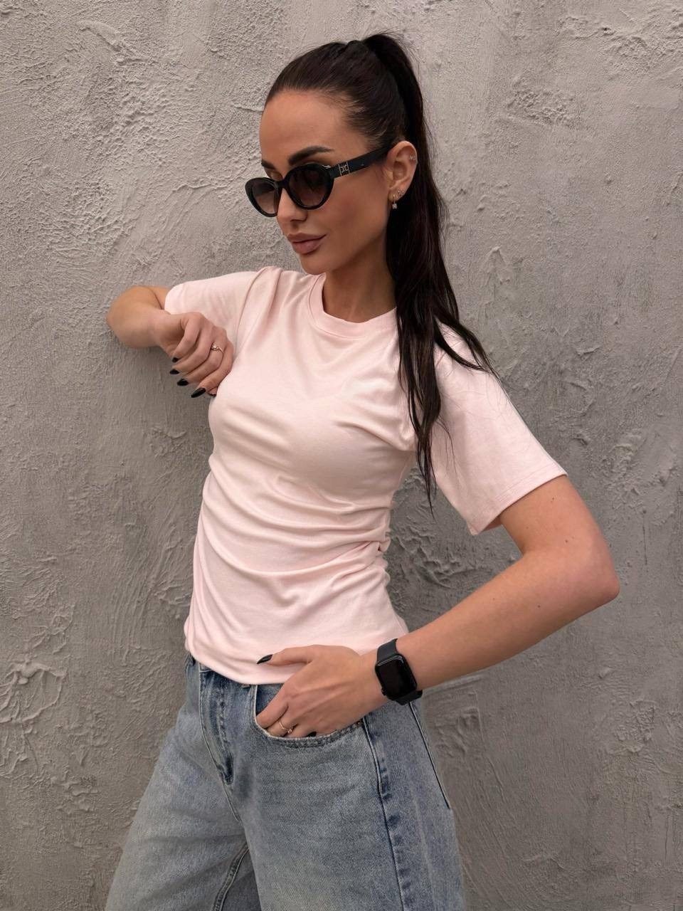 футболки женская,женская базовая однотонная футболка,футболки для женщин,футболка однотонная базовая,базовая женская футболка