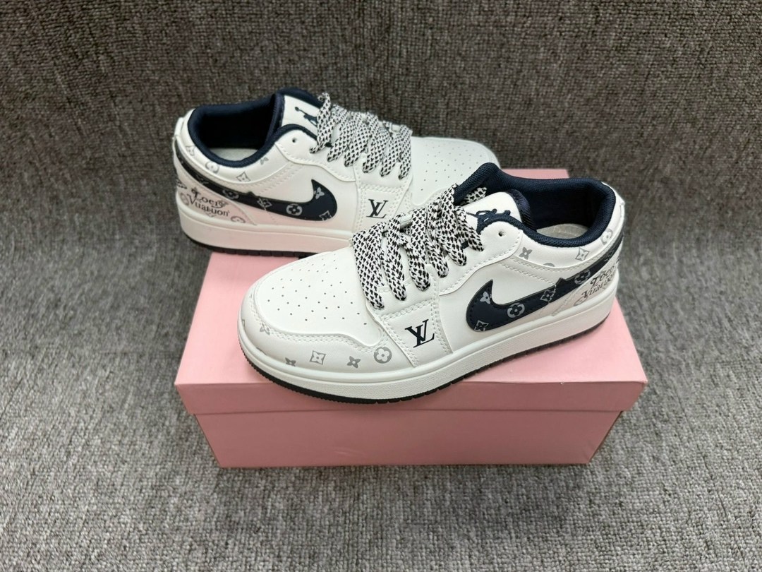 кроссовки,кроссовки nike,спортивная ,женские кроссовки,оригинальные кроссовки