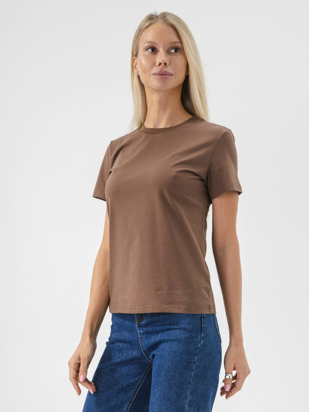 футболки женская,базовая однотонная женская футболка,базовая футболка женская,коричневая футболка женская,футболки для женщин