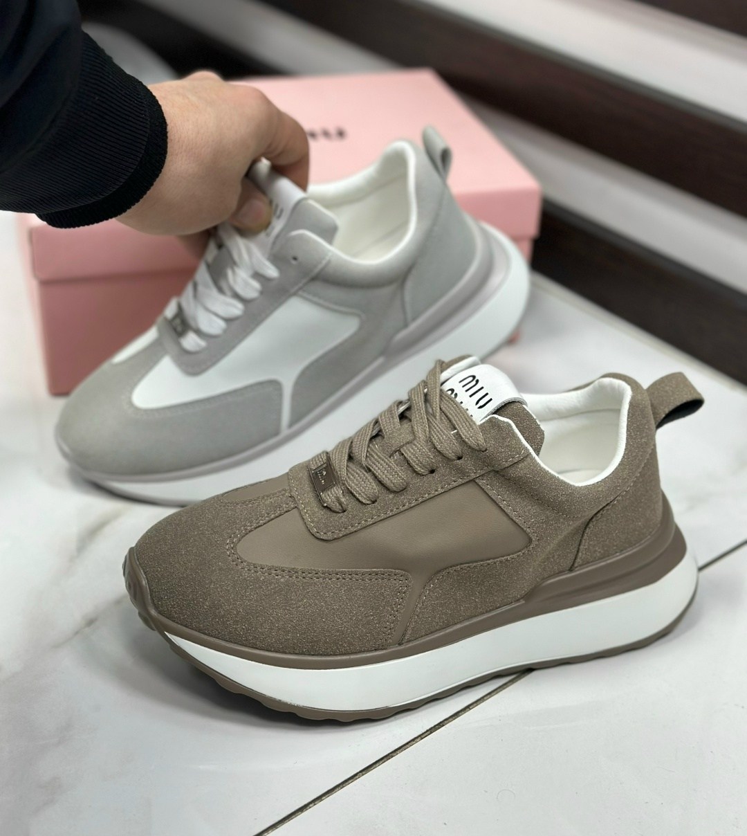 ,кроссовки женскиe,модные женские кроссовки,женская ,стильные кроссовки