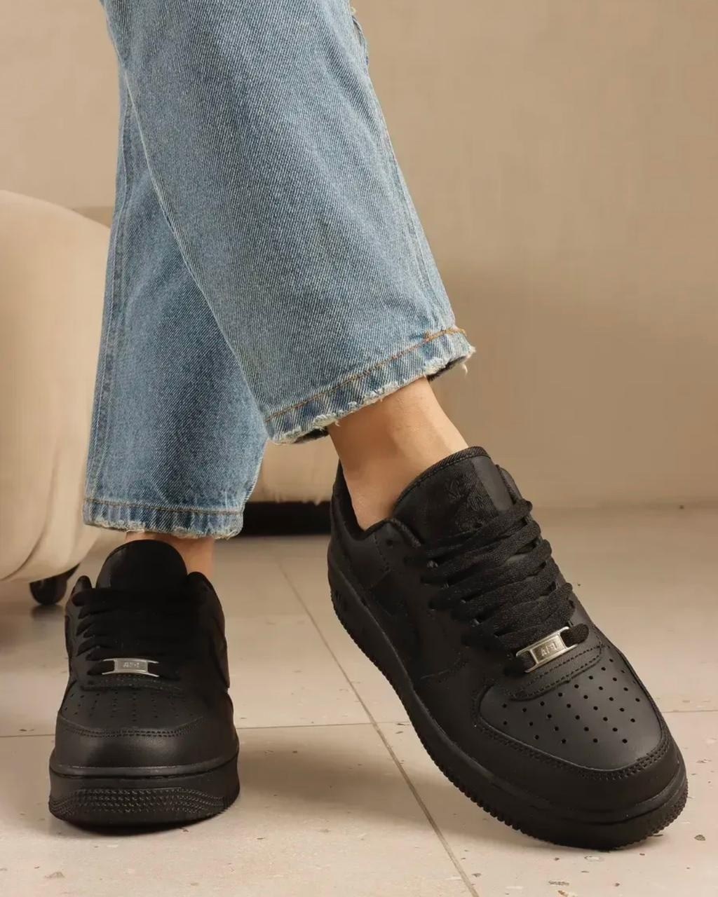 ,nike air force 1 low black,nike air force 1 black,кроссовки nike air force 1 low 'black',кроссовки мужские nike air force 1 черные