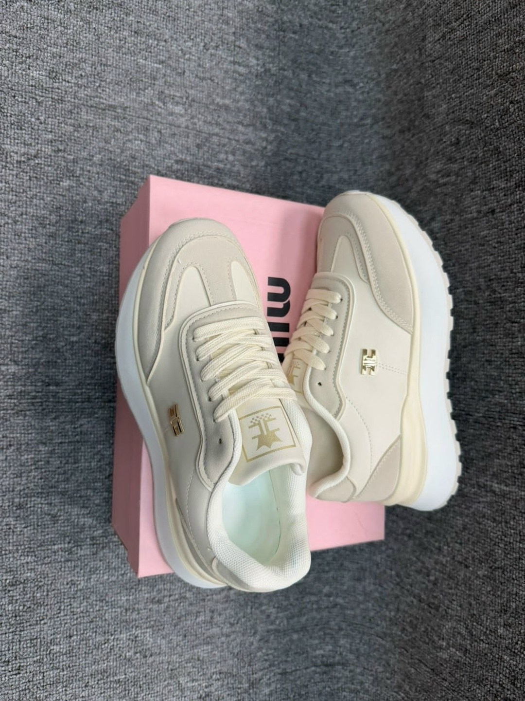 ,женские кроссовки,кроссовки tommy hilfiger,низкие кроссовки,кожаные кроссовки