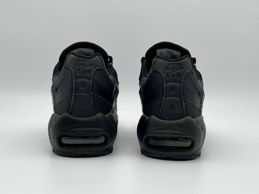 кроссовки nike air max 95,nike air max 95 triple black,nike air max 95 black,nike air max 95 essential triple black,nike air max 95 essential