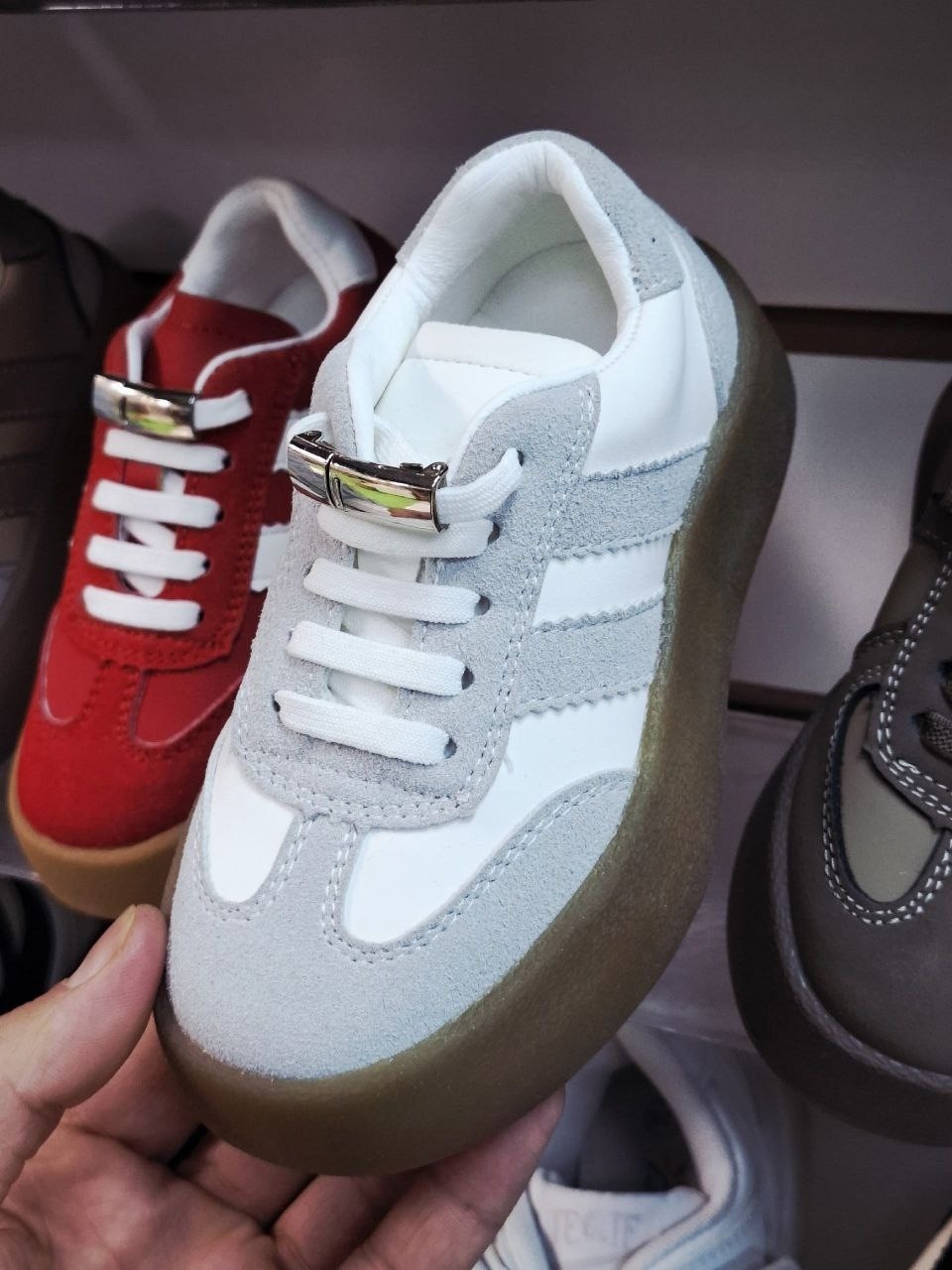 ,женские кроссовки, спортивная,модные кроссовки,обуви