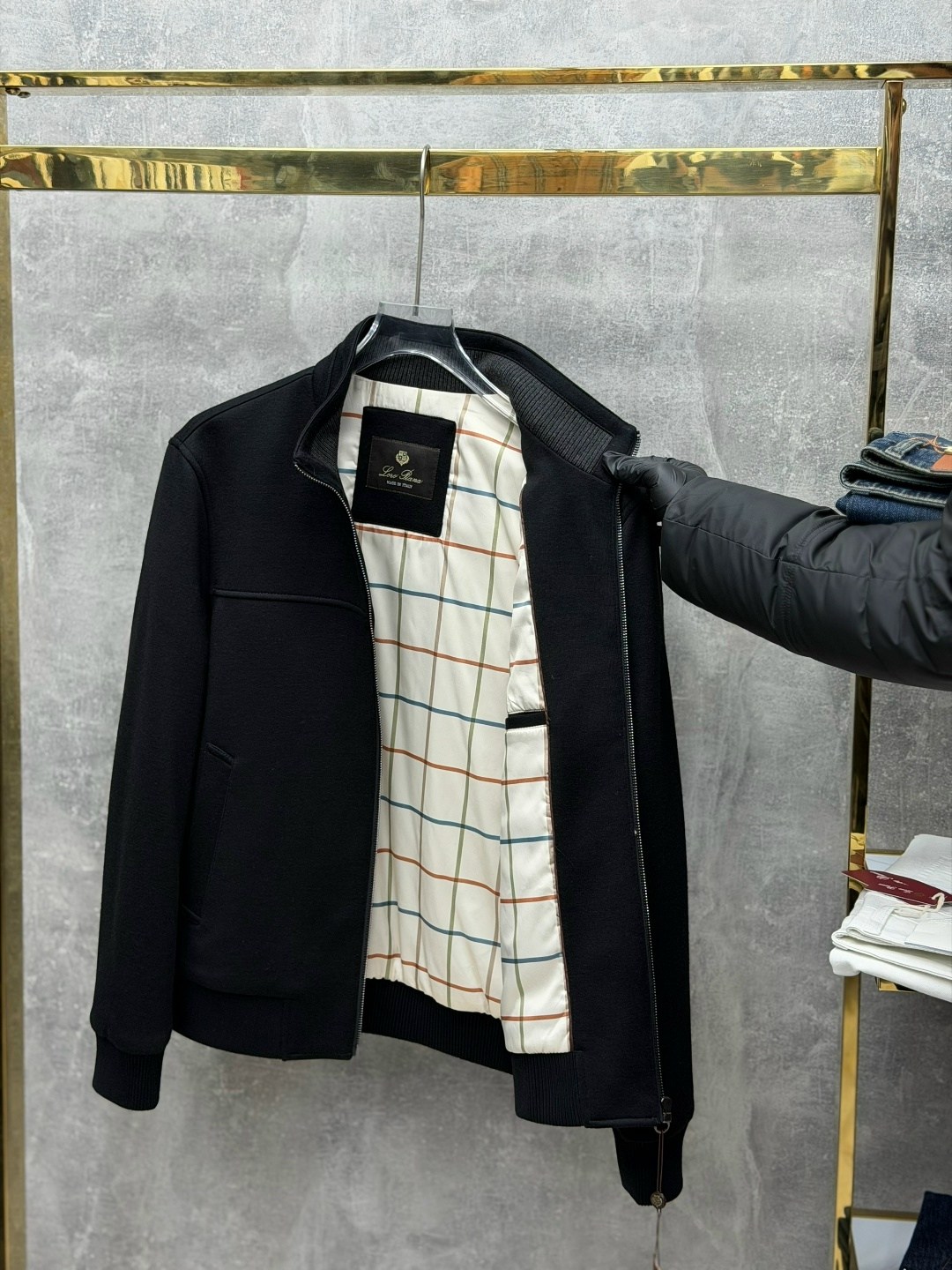 куртки бомбер,бомбер мужской brunello cucinelli,куртка zegna,мужская куртка бомбер,куртка