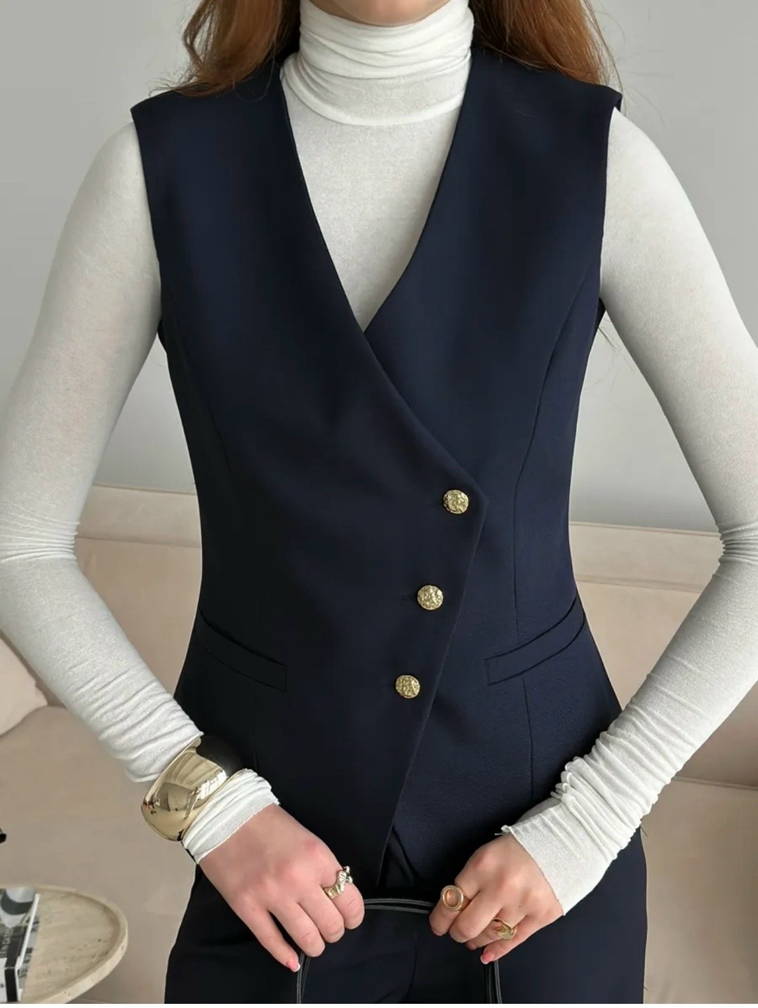 приталенный жилет,жилетка женская,женский жилет,жилет с поясом,жилет