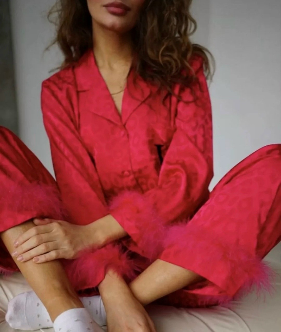 пижама шелковая с перьями,костюм красный,пижамные костюмы,женские костюмы,пижама с перьями