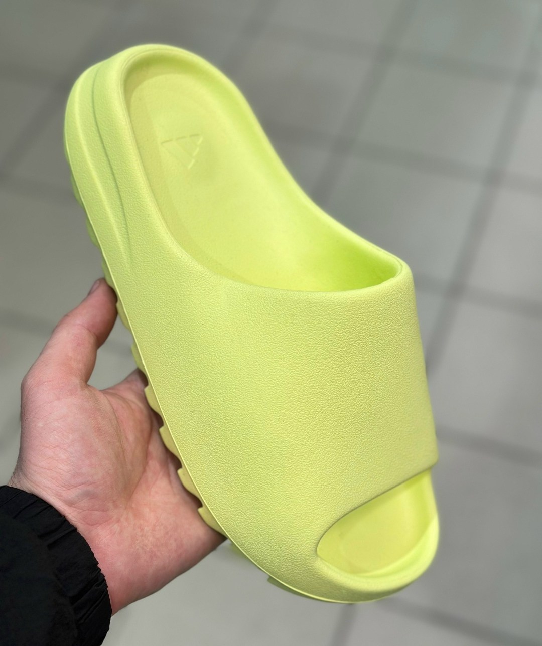 adidas yeezy slide,шлепанцы adidas yeezy slide,yeezy slides,adidas yeezy slide resin,yeezy slide resin