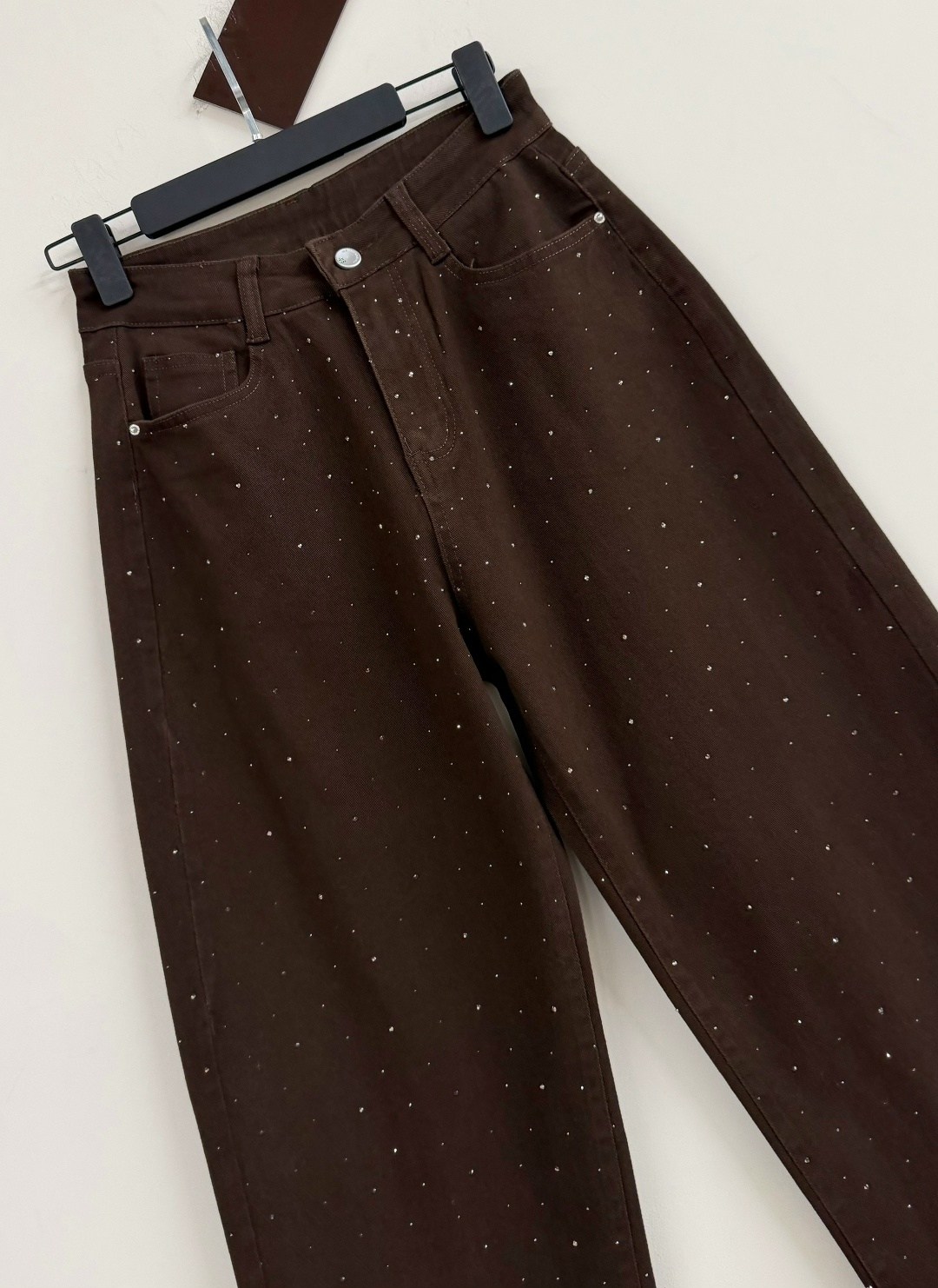 джинсы со стразами,джинсы широкого кроя со стразами, коричневый,джинсы женские,женские джинсы со стразами,джинсы с блестками