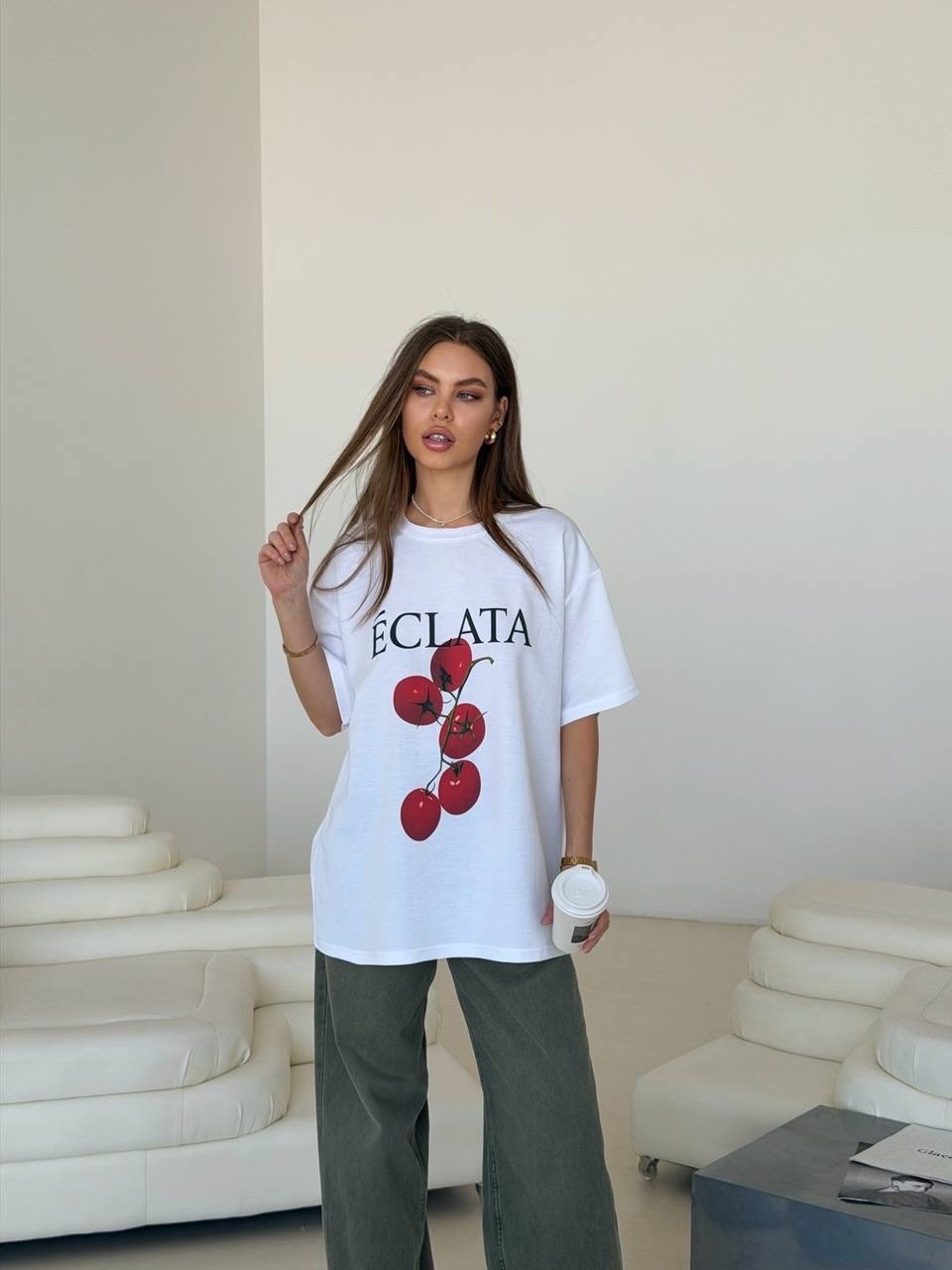 футболки оверсайз с принтами,оверсайз футболка,джинсы оверсайз,футболки женская,стильные джинсы