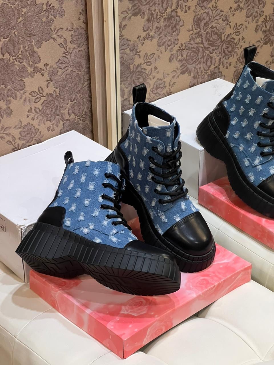 ботинки женские,ботинки модные,,женская ,полуботинки женские на танкетке