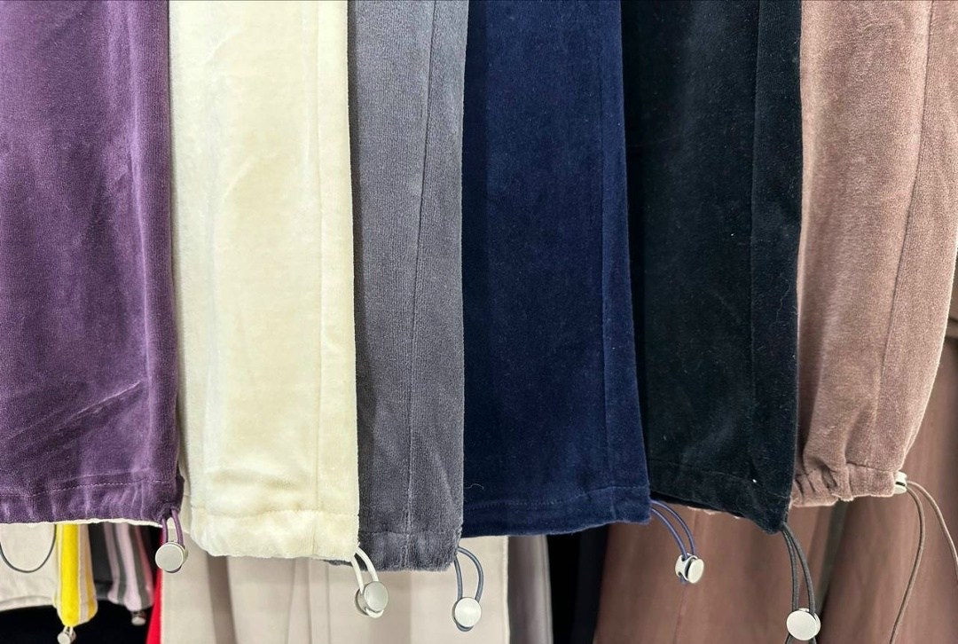 женские бархатные брюки с широкими штанинами,женские широкие брюки,брюки женские велюровые с широкими штанинами,бархатные брюки,повседневные брюки