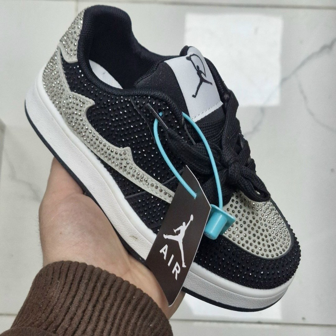 кроссовки,женские кроссовки,кроссовки nike,кроссовки на заказ jordan 1,кроссовки nike air jordan 1 с кристаллами swarovski aj1 dc0774-101