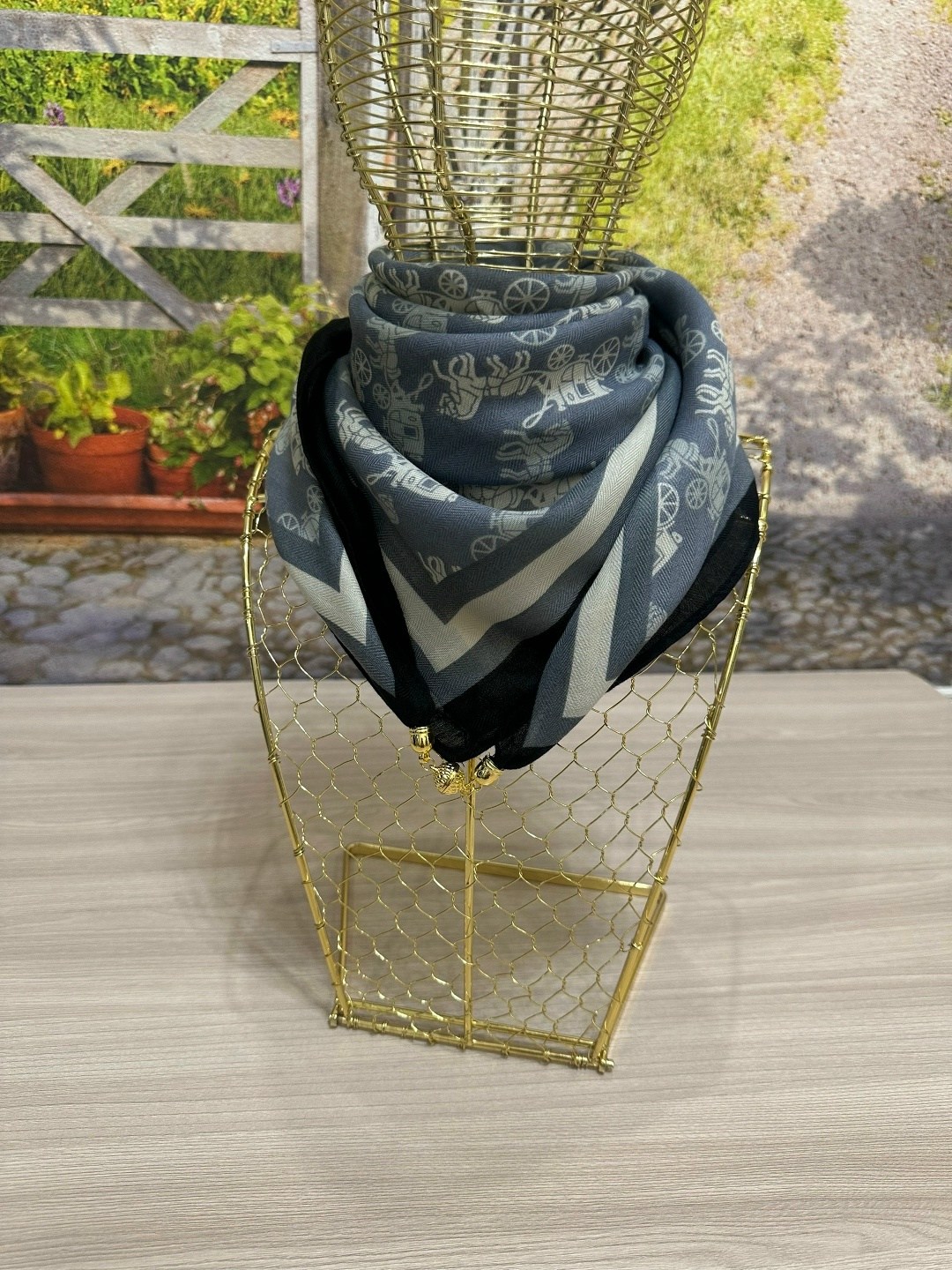 брендовый платок,шелковый платок,женские платки,шарфы для женщин,платок луи виттон