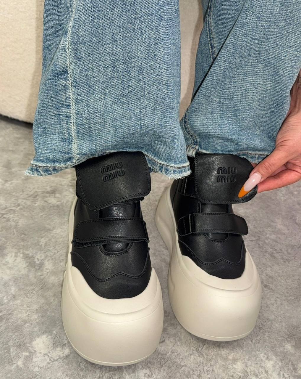 ,женская ,кроссовки,демисезонные ботинки,высокие кроссовки