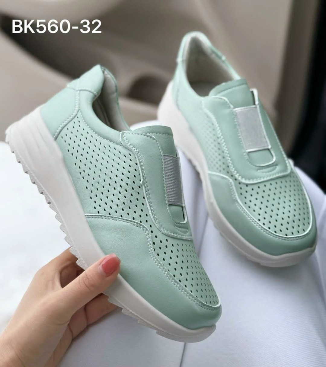 ,женские кроссовки,перфорированные слипоны,женская ,слипоны с перфорацией