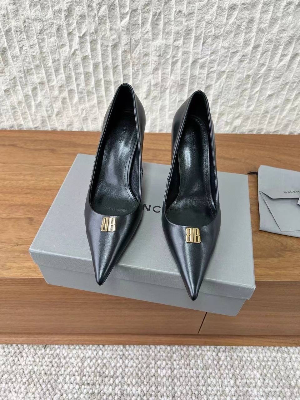 ,женские туфли,туфли yves saint laurent,туфли balenciaga,модные туфли