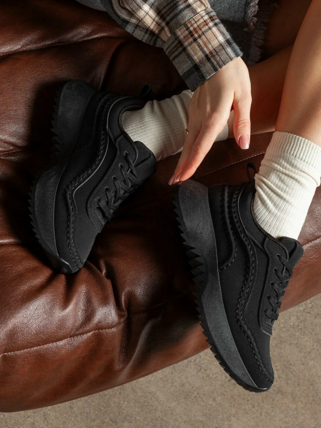 ,кроссовки женские черные,кроссовки женскиe,кроссовки черные,спортивная