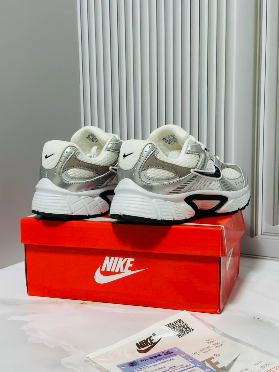 девушка в спортивном,упражнения спортивные,упражнения спорт,занятие спортом,бег осенью