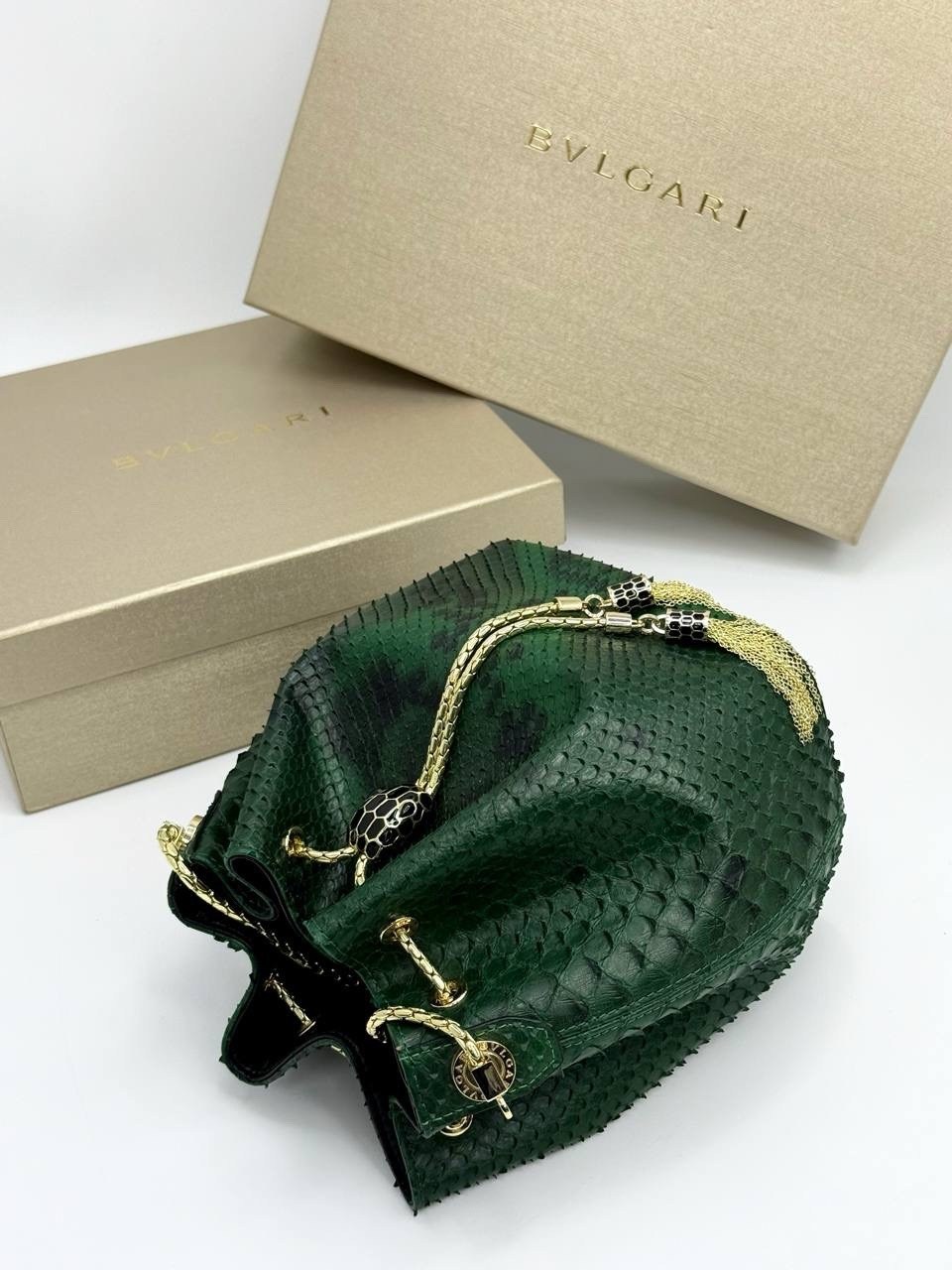 сумка,сумка с цепочкой,сумка женская bvlgari,сумочка,сумка bvlgari