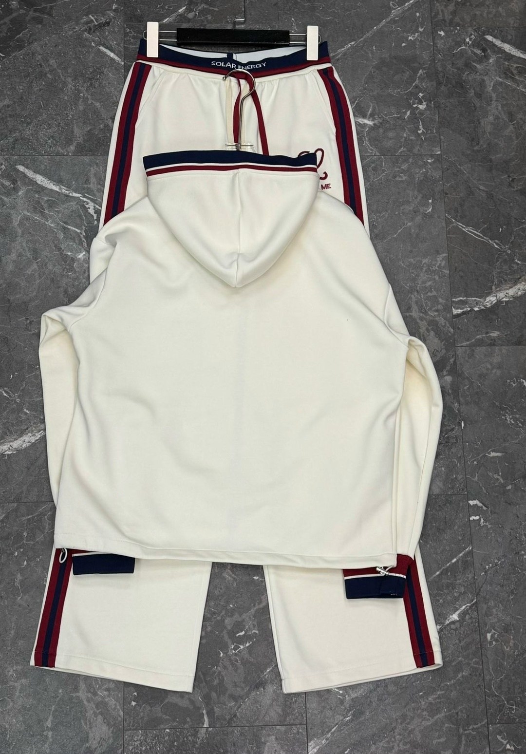 loro piana женский красный костюм,спортивный костюм женский,спортивный костюм,спортивный костюм loro piana,красные спортивные костюмы