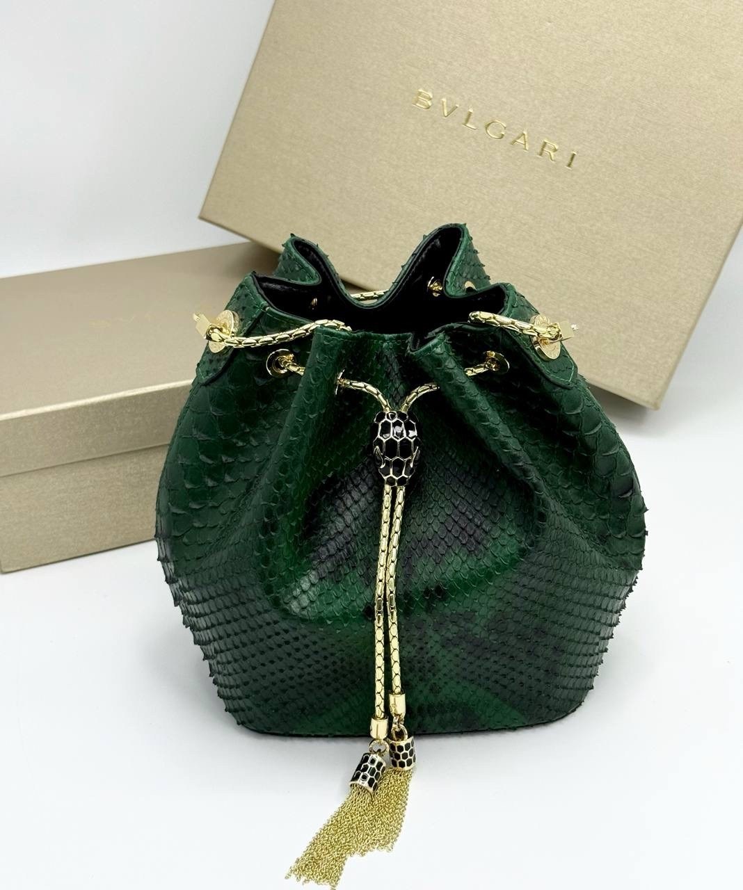 сумка,сумка с цепочкой,сумка женская bvlgari,сумочка,сумка bvlgari