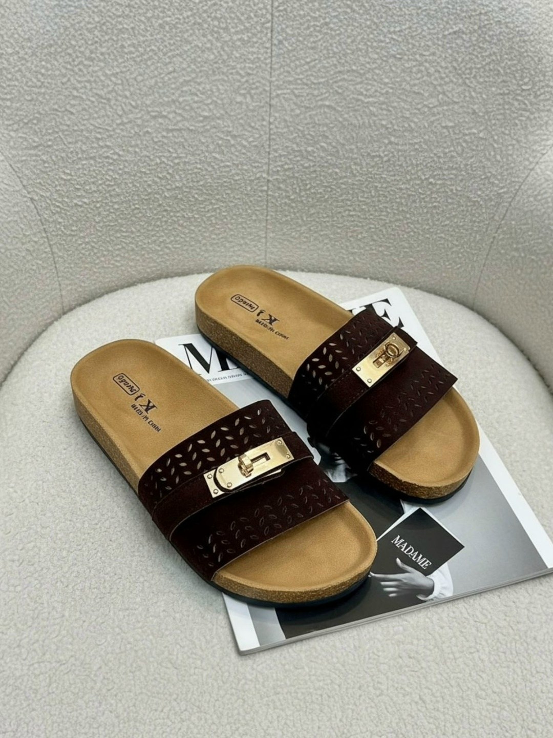 ,шлепанцы женские,модные тапочки,женские шлепки,женские тапки